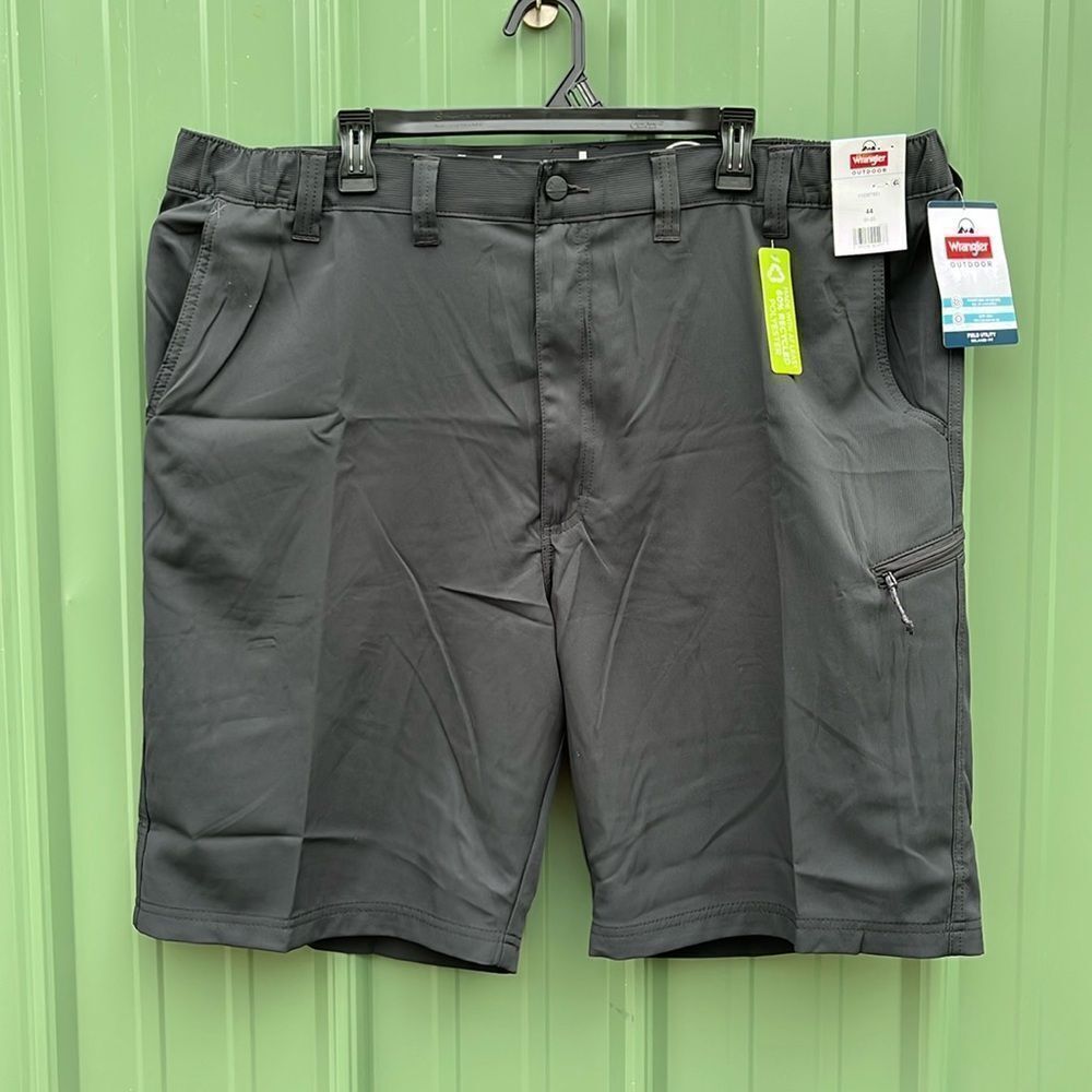 Men's Wrangler Outdoor Performance Lightweight Side Elastic Waist Shorts Size 44